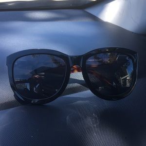 Linda Farrow Gallery / The Row sunglasses
